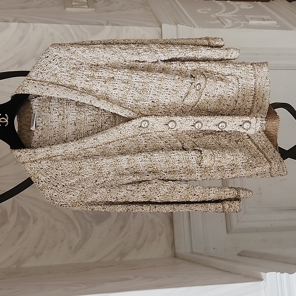 Chanel Limited Edition gold tweed jacket - Picture 8 of 14